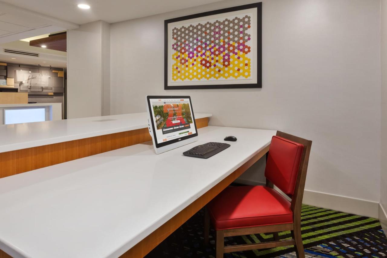 Holiday Inn Express & Suites Chesapeake By Ihg Eksteriør billede