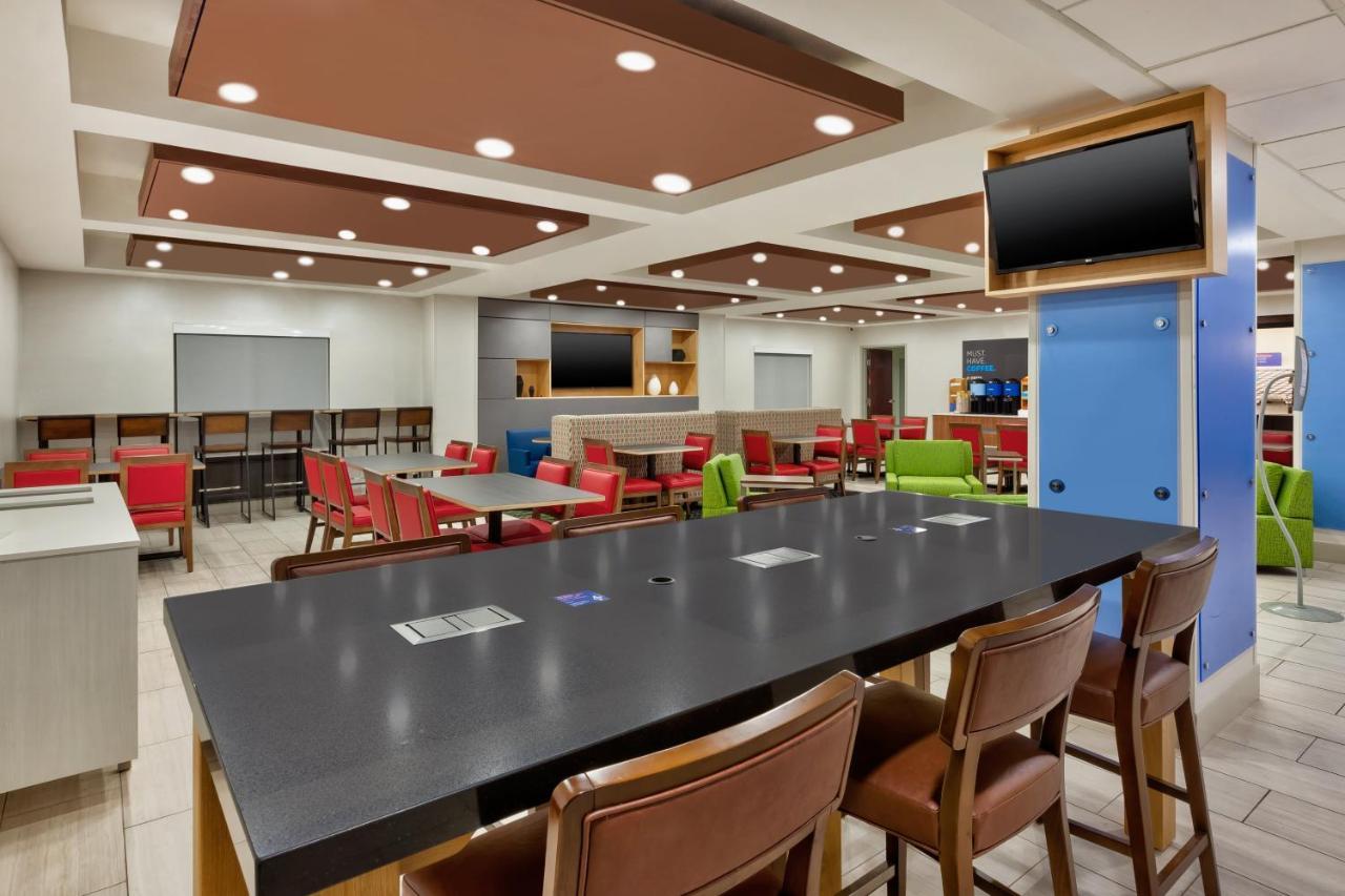 Holiday Inn Express & Suites Chesapeake By Ihg Eksteriør billede