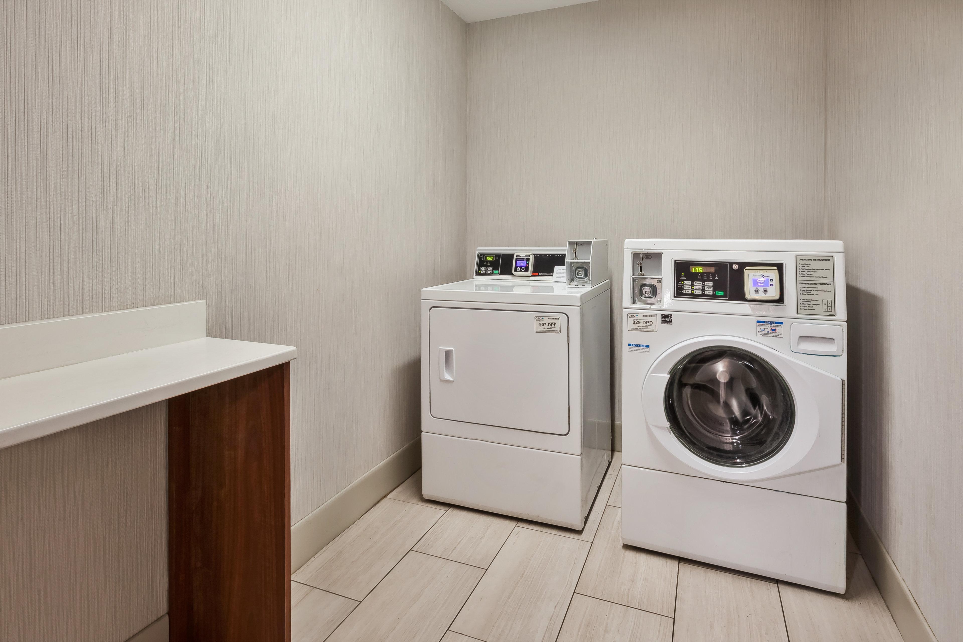 Holiday Inn Express & Suites Chesapeake By Ihg Eksteriør billede