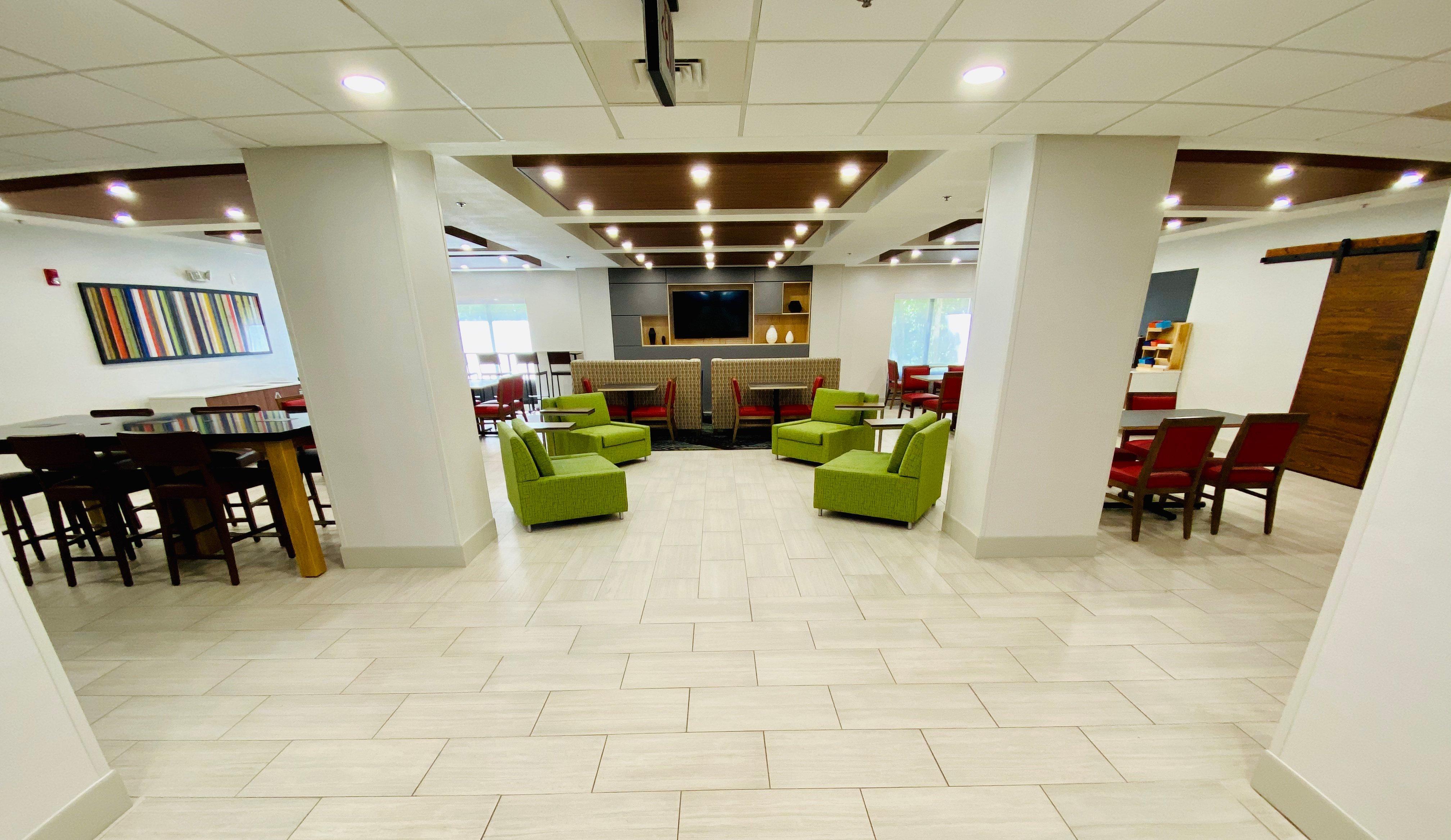 Holiday Inn Express & Suites Chesapeake By Ihg Eksteriør billede