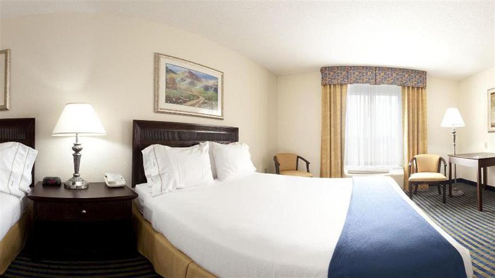 Holiday Inn Express & Suites Chesapeake By Ihg Eksteriør billede