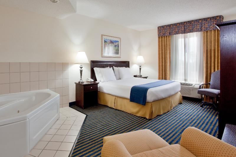 Holiday Inn Express & Suites Chesapeake By Ihg Eksteriør billede